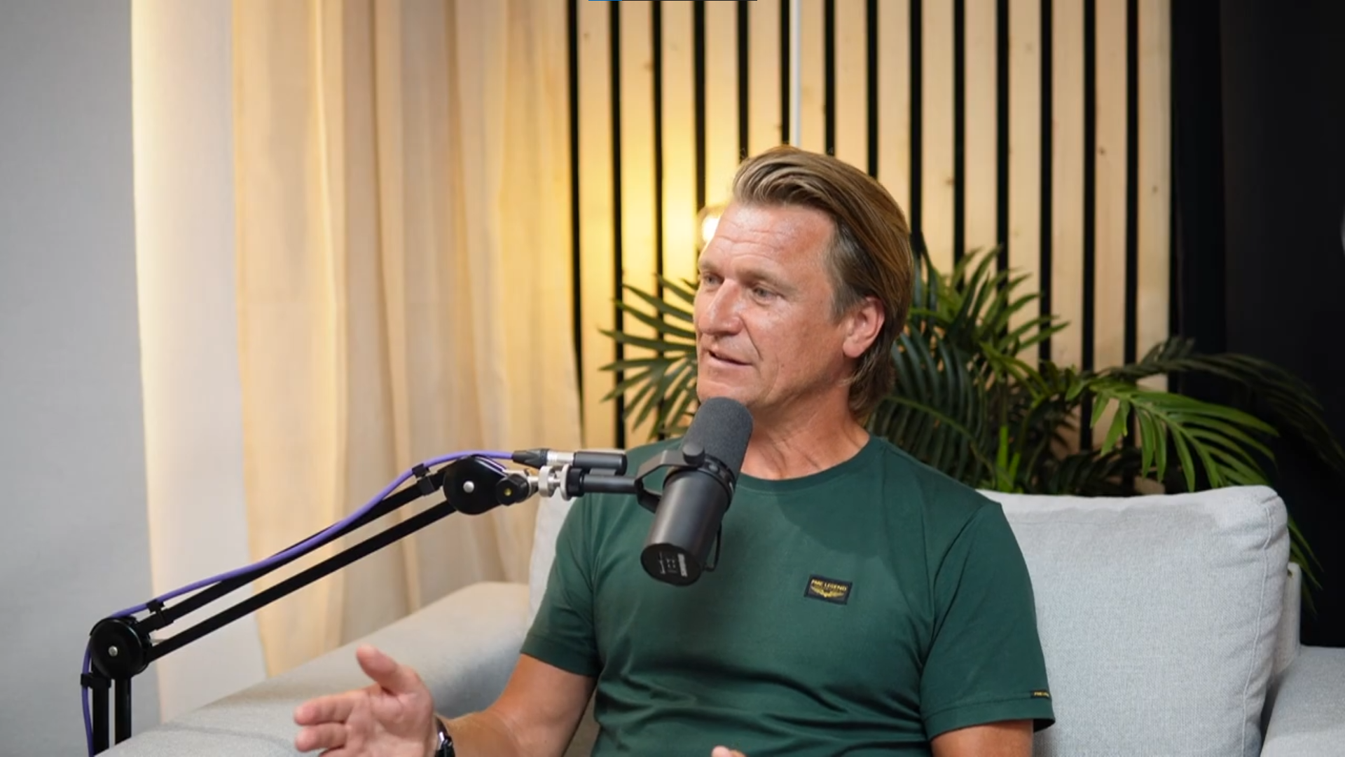 Poopys PodCat with veterinarian Piet Hellemans